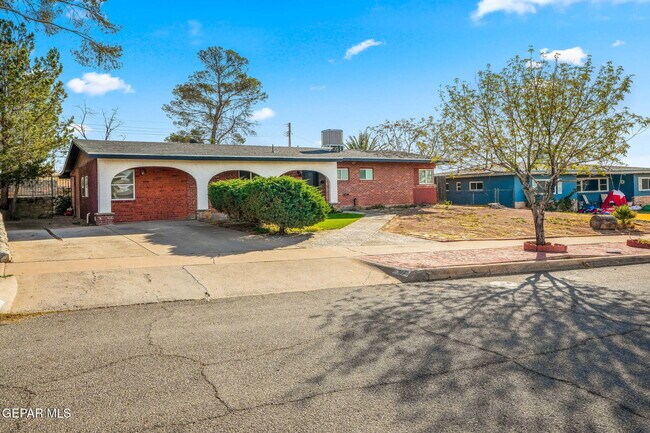 Photo - 317 Olivia Cir