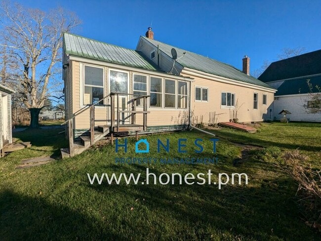 Photo - 197 Winthrop Center Rd House
