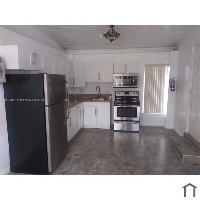 Photo - 17 NE 2nd Rd Apartamento Unidad A