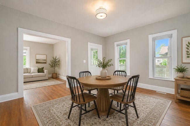 Photo - Spacious 4 Bedroom / 2 Bath Single-Family Home – Prime Location Near Downtown GR