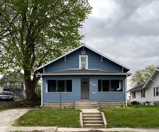 Building Photo - 708 N Alameda Ave