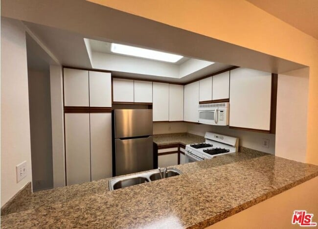 Photo - 1440 Rexford Dr Unit 105