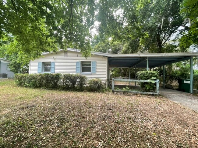 Photo - 702 Plumosa Ave