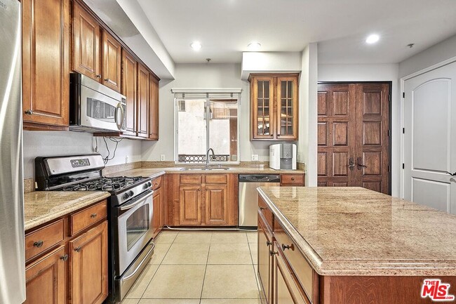 Photo - 345 S Harvard Blvd Unidad 302