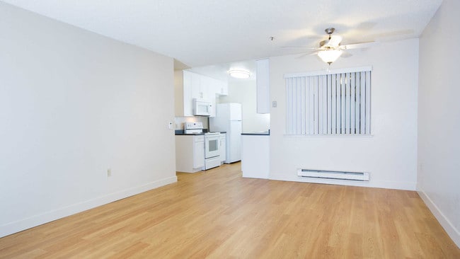 Dining Area - Skylark