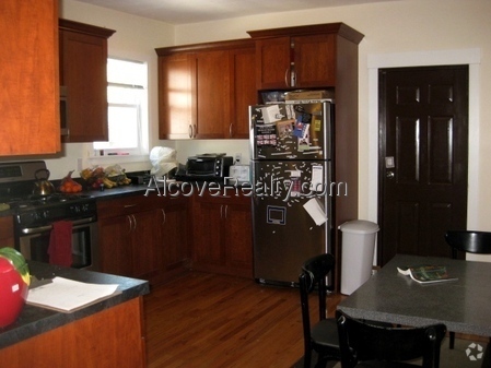 Building Photo - 364 Highland Ave Unit 3 Rental