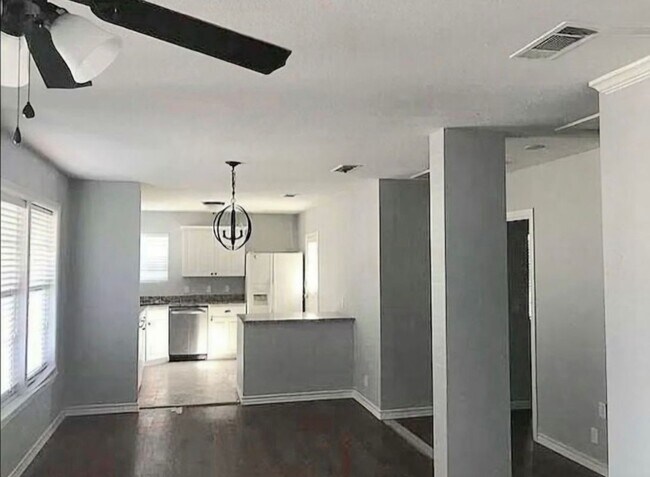 Photo - 5617 Birchman Ave