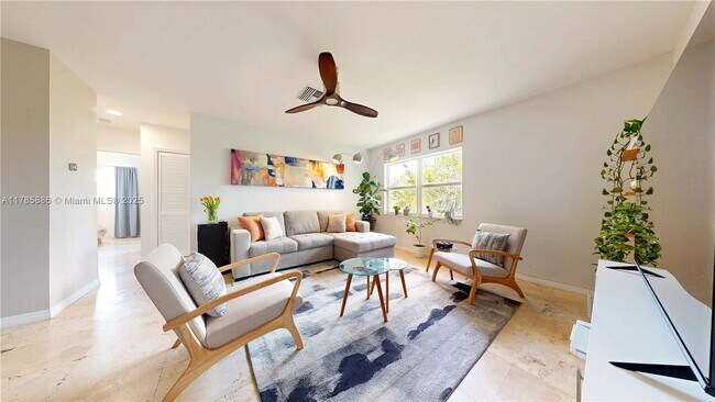 Photo - 530 NE 15th Ct Unidad 8A