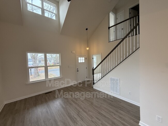 Photo - 105 Hillcrest Dr