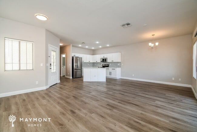 Photo - 926 E Madeline Dr