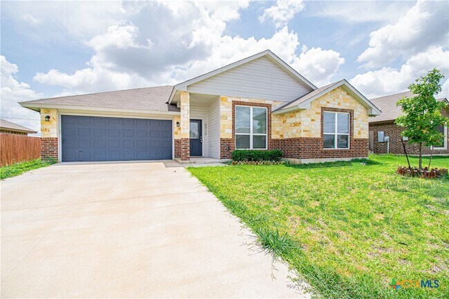 Building Photo - 6910 Catherine Dr