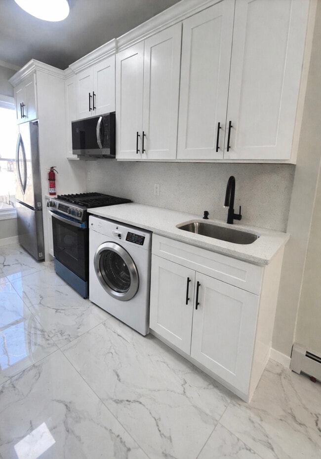 Building Photo - 510 17th St Unit 2