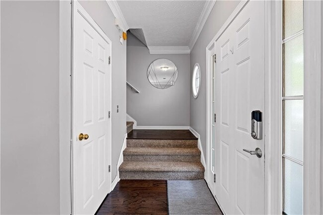 Photo - 38 Roxbury Ln