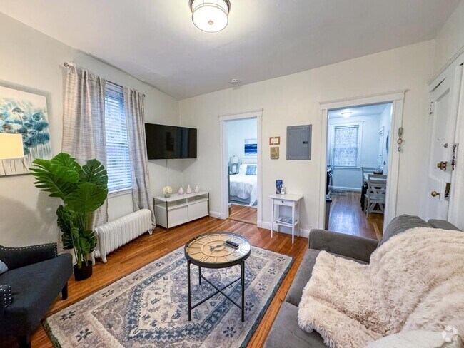 Building Photo - 1 bedroom in Brookline MA 02446 Unit #3 Rental