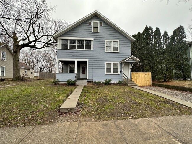 Photo - 619-621 Oakhill Ave Townhome