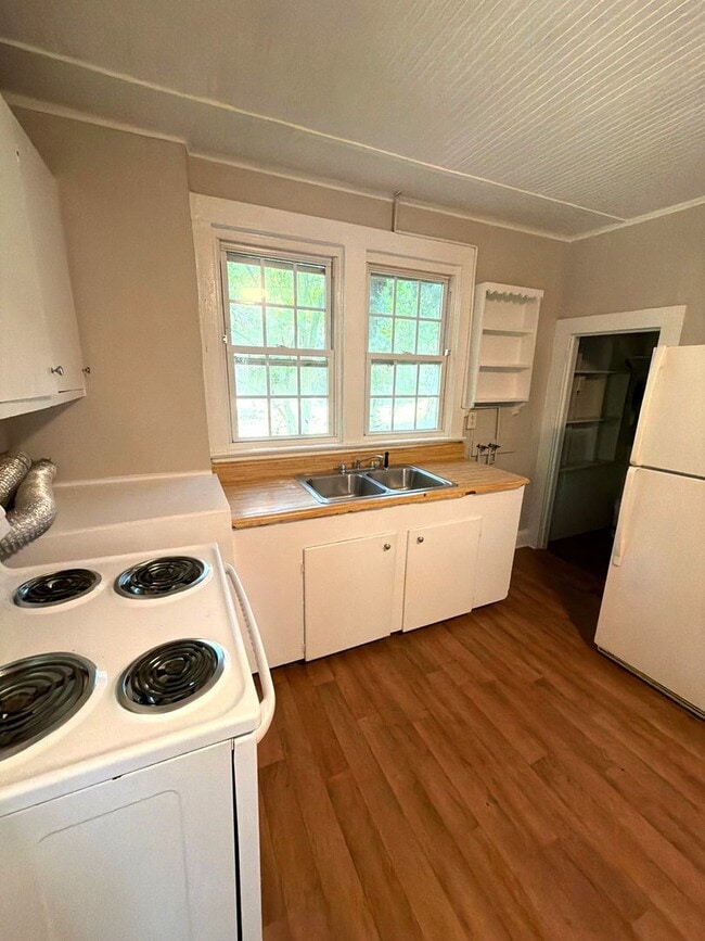 Photo - T.R. Lawing Realty Property