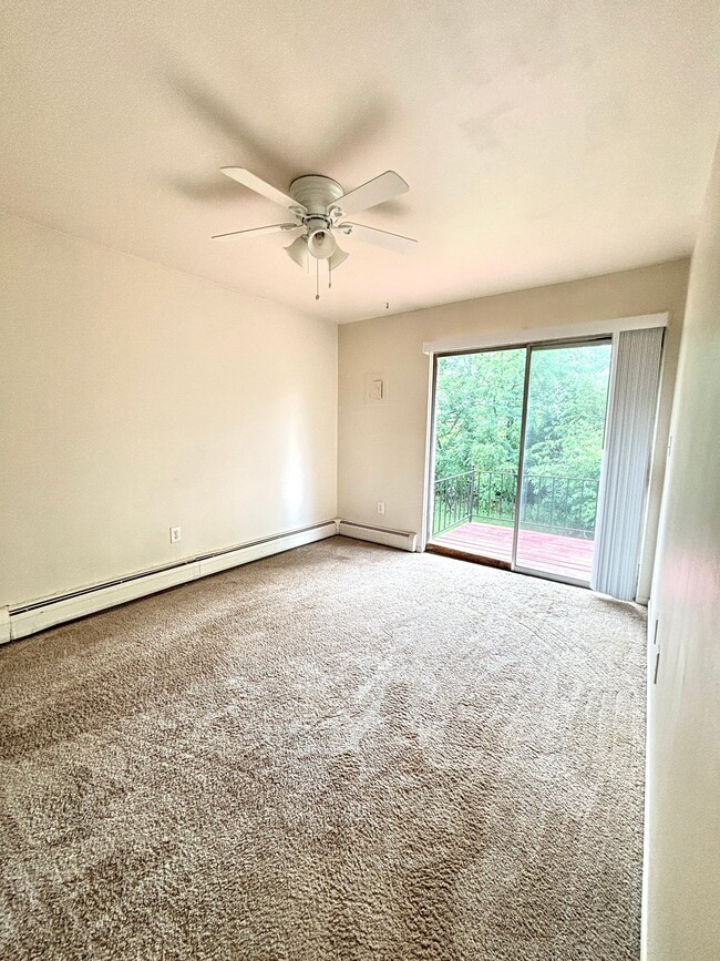 Photo - 150 Huronview Ct