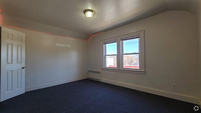 Building Photo - 1114 E 35th St Unit 3 Rental