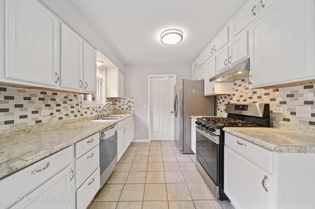 Photo - 450 Valley Dr