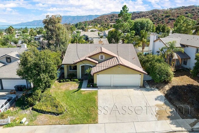 Building Photo - Elegant 4 Bed/2 Bath Home In Desirable North Shore Community!