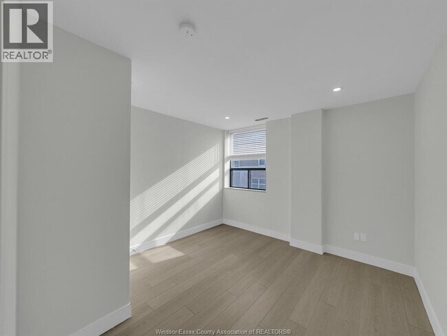 Photo - 3177 Riverside Dr E Unit 208