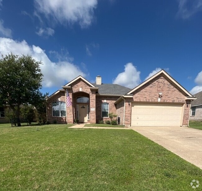 Building Photo - Stunning 3/2/2 in Mansfield with covered p... Rental