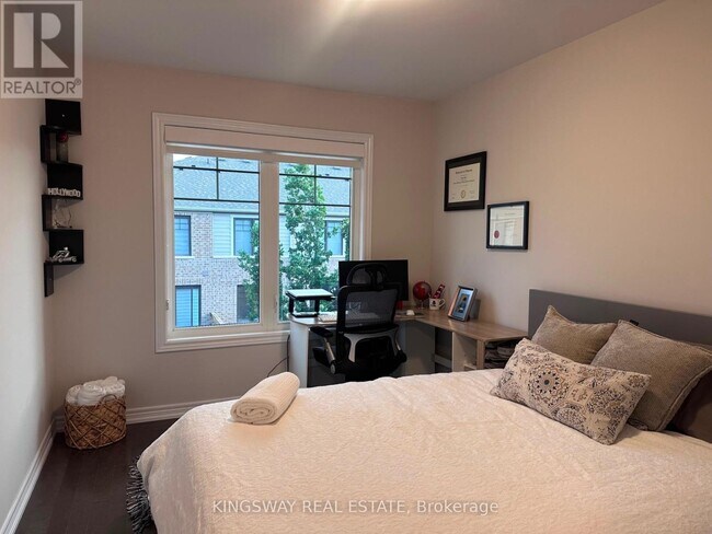 Photo - 49 Waterview Ln