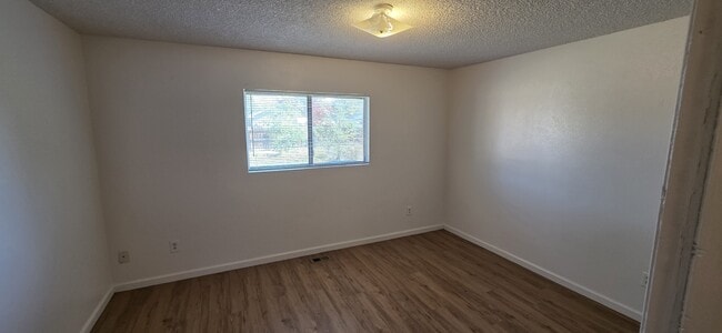 Photo - 482-32 1/8 32 1/8 Rd