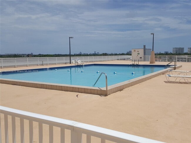 Photo - 13499 Biscayne Blvd Unidad 506