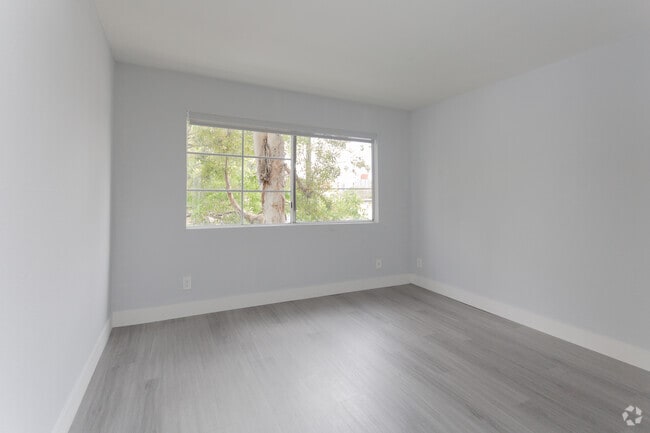 1BR,1BA-Bedroom