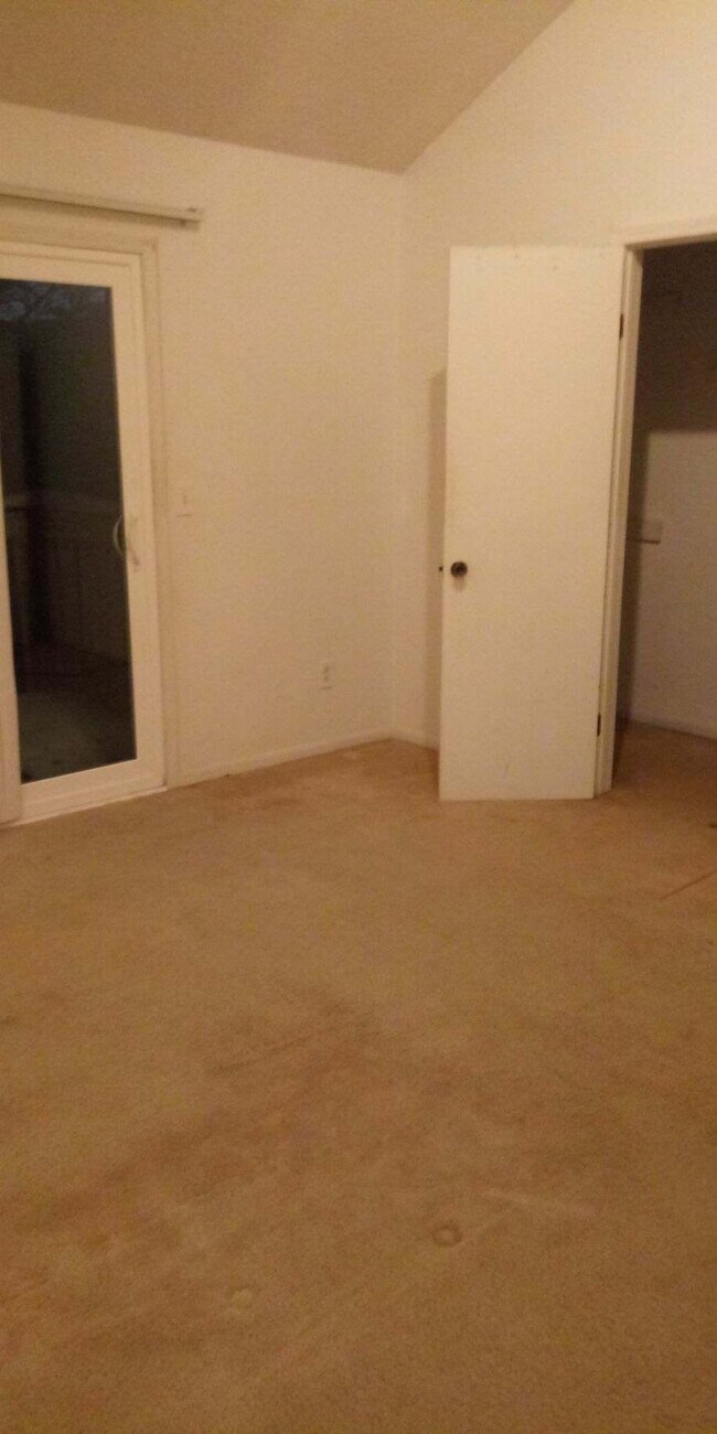 Photo - 212 Northeast Cedar Court