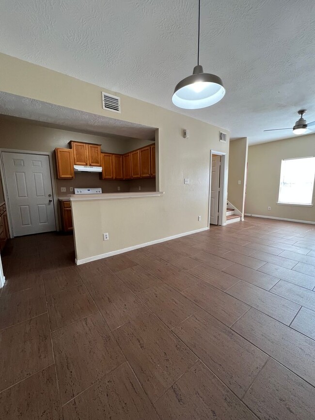 Photo - 4735 Clover St Unit #4735B