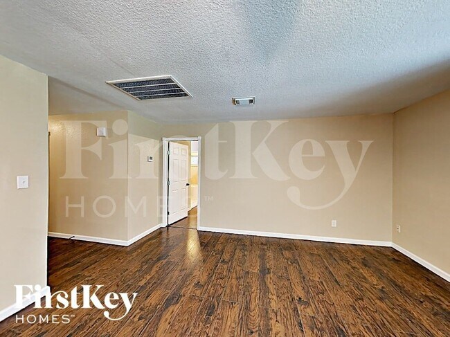 Photo - 3602 Willie Way