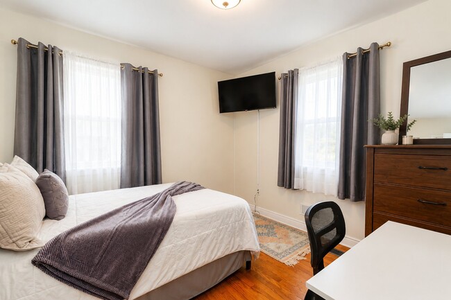Photo - 2224 Kirby Rd