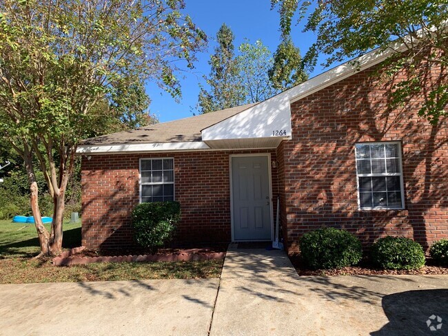 Building Photo - Duplex in Auburn available now! Rental