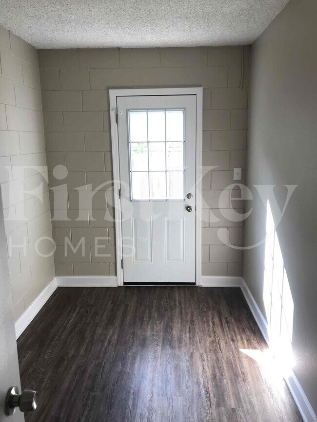 Photo - 660 Flagler Dr