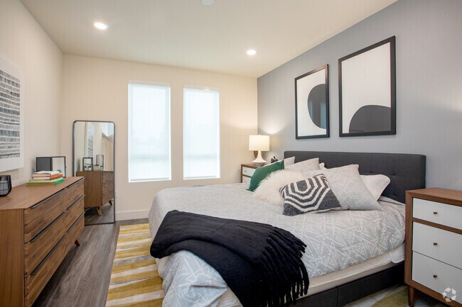 2BR, 2BA - 1171SF