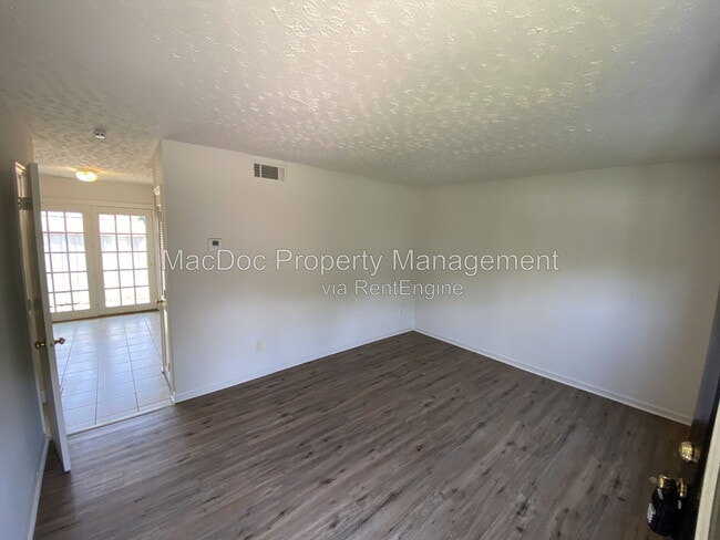 Photo - 200 Brighton Square
