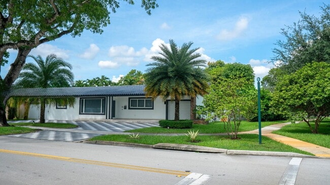 Building Photo - 14820 Mahogany Ct Rental