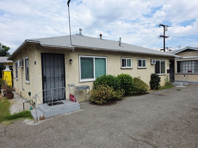 Building Photo - 449 W Harvard St Rental