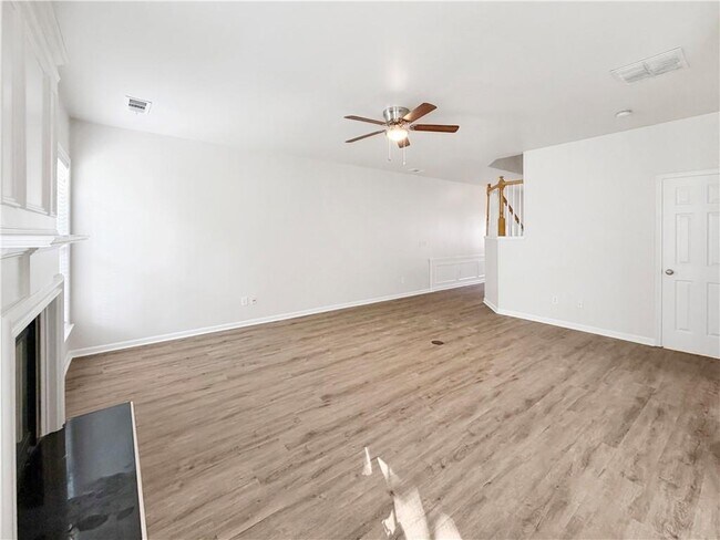 Photo - 2425 Fairlie Dr