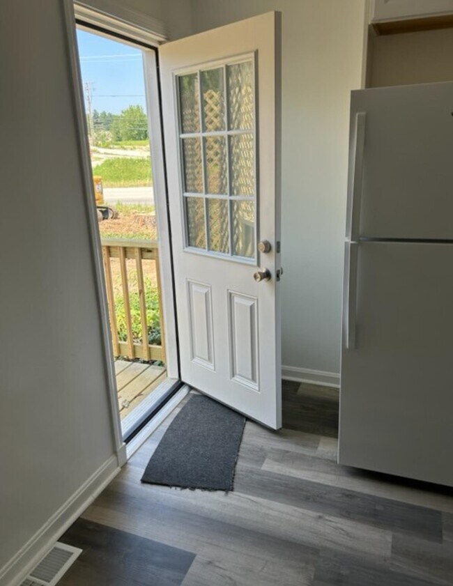 Photo - 87 N High St Unit A