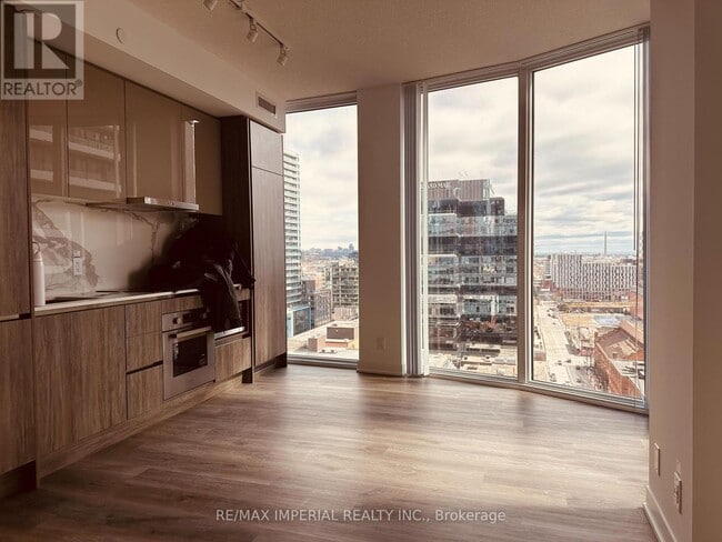 Photo - 180 Front St E Unité 2106