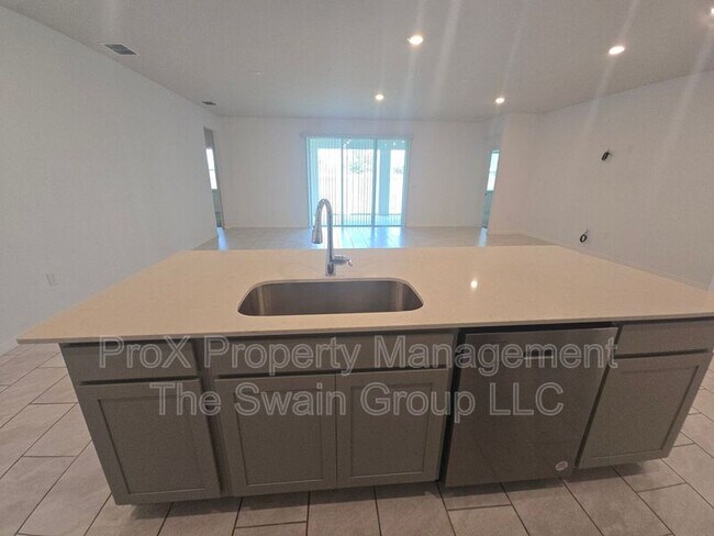 Photo - 1098 Michelangelo Ln