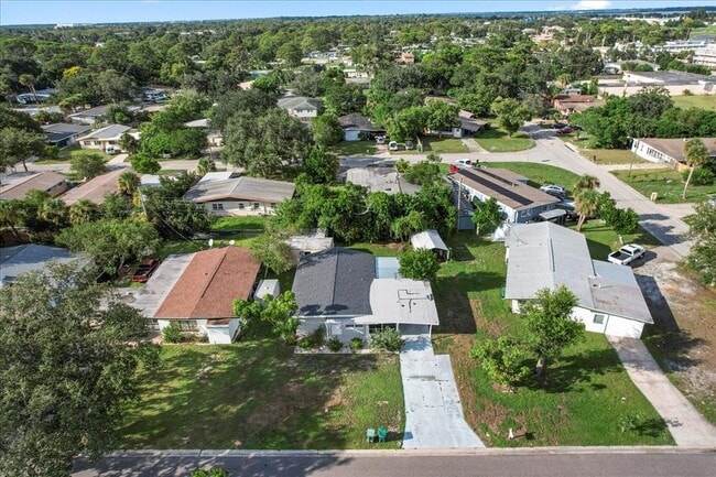 Photo - 1104 W Hillcrest Dr