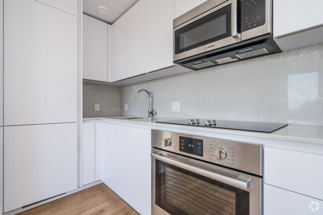 Building Photo - 330 Harvard St Rental