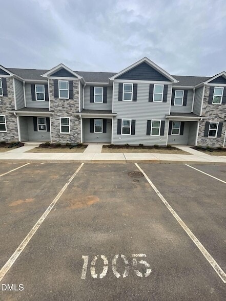 Photo - 1005 Peony Ln