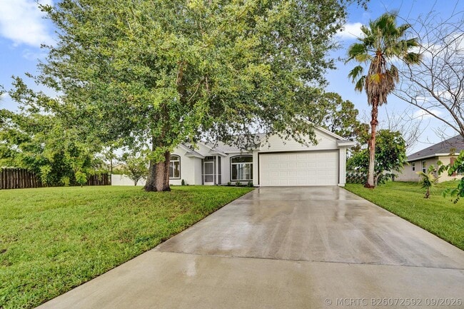 1237 SW Edinburgh Dr