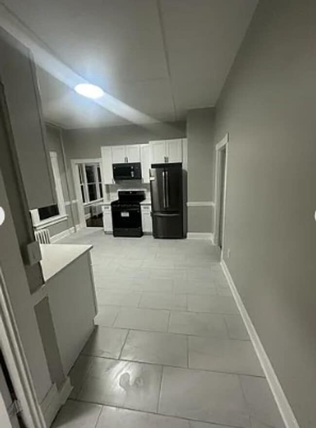 Photo - 1068 Broad St Unit 1