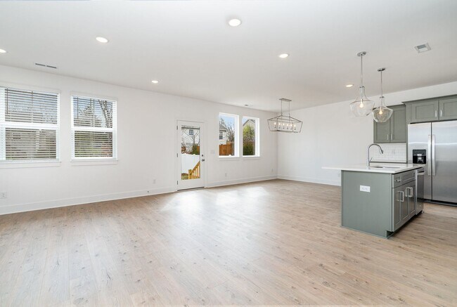 Photo - 728 Caraway Ln